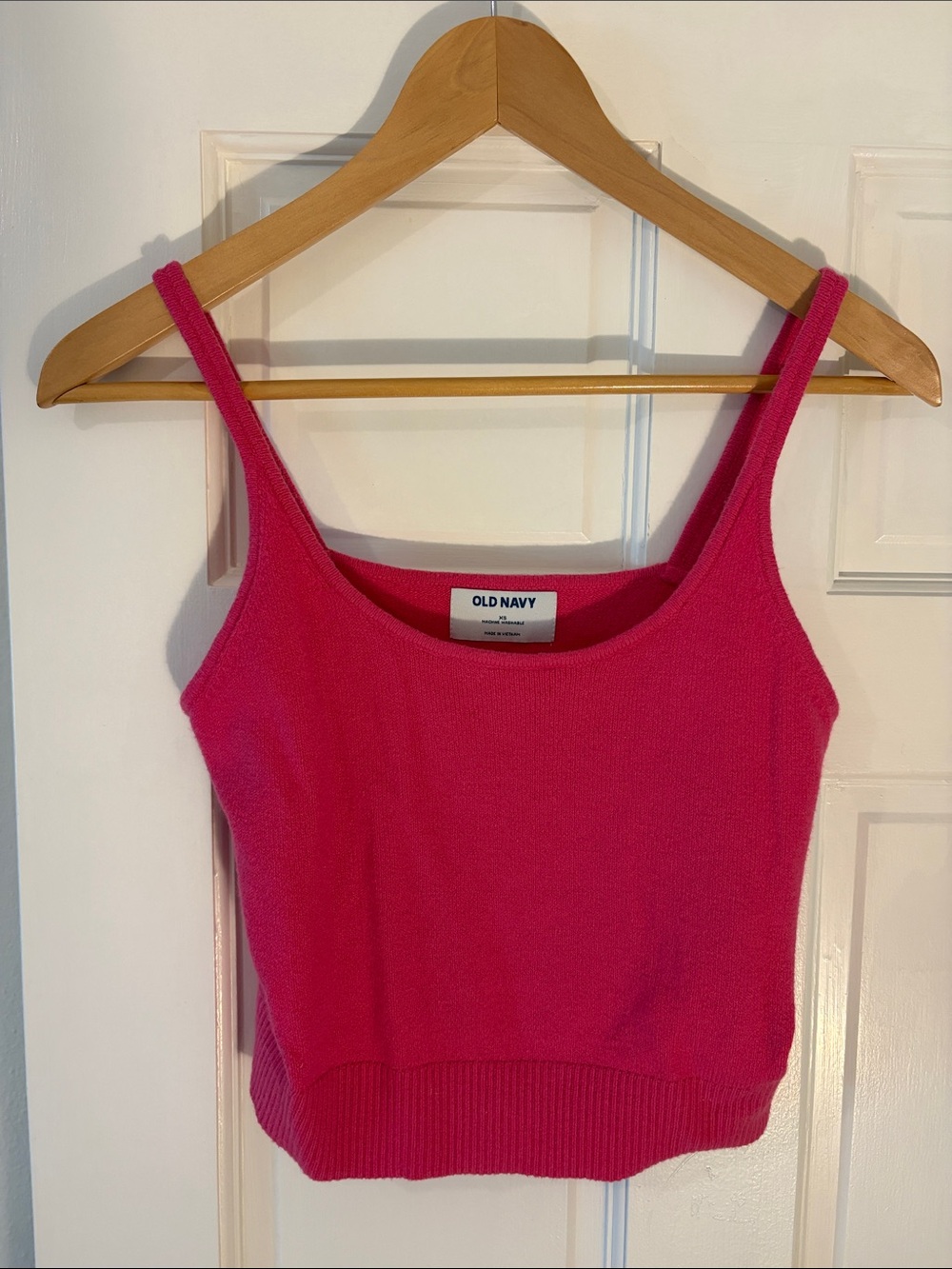Old Navy Women's Bright Pink Knit Tank